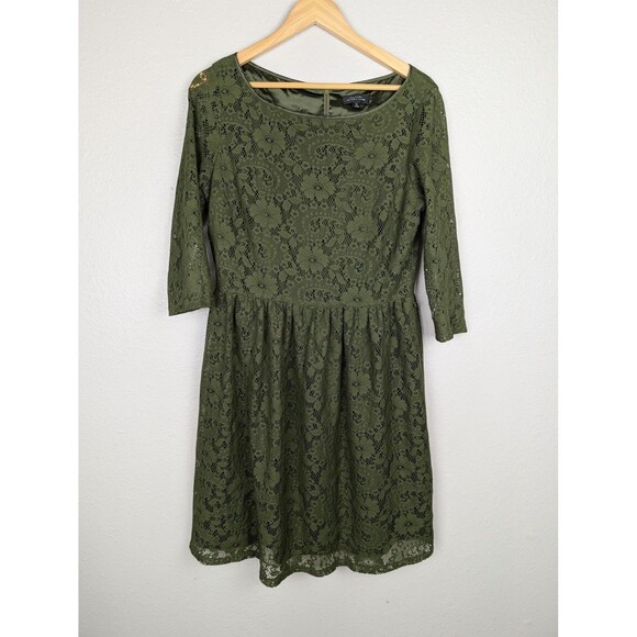 Tahari Arthur S Levine Dress Womens 12 Green Lace 3/4 Sleeve Fit Flare Elegant - Picture 1 of 9